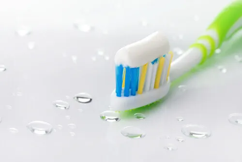 La pasta de dientes tiene múltiples usos.