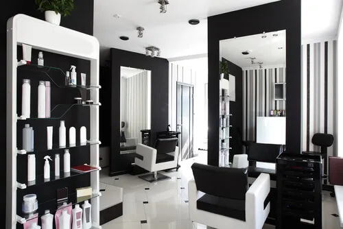 Existen diferentes formas de decorar un salón de belleza.