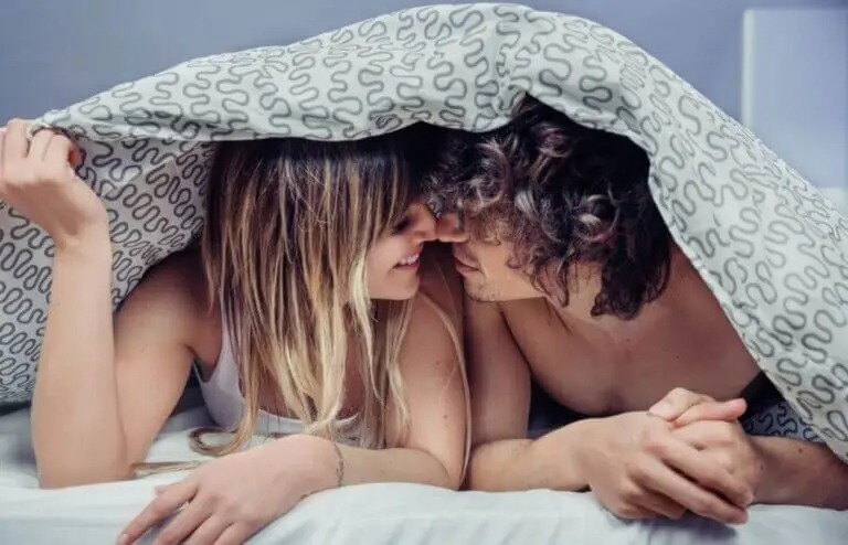 5 posturas sexuales para los principiantes