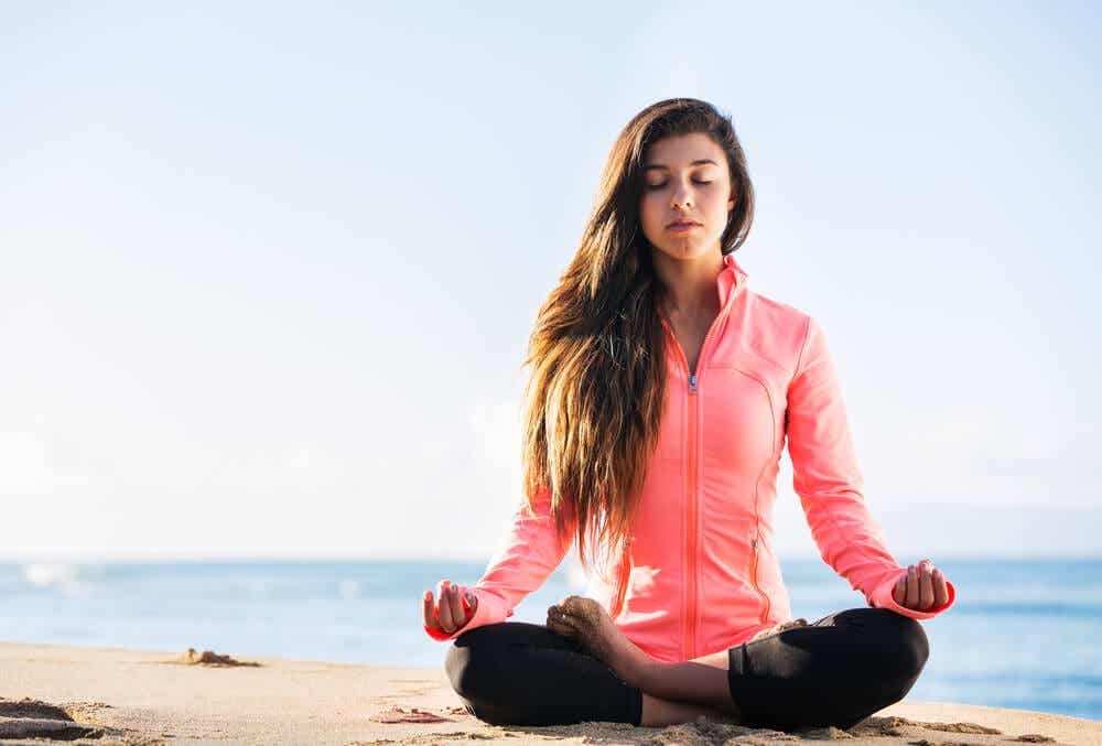 Respiración y atención, las claves de una buena postura de yoga