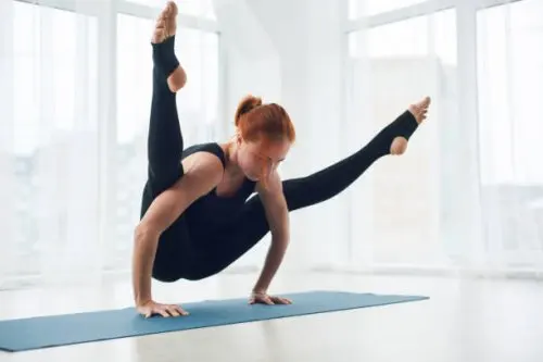 practicar yoga