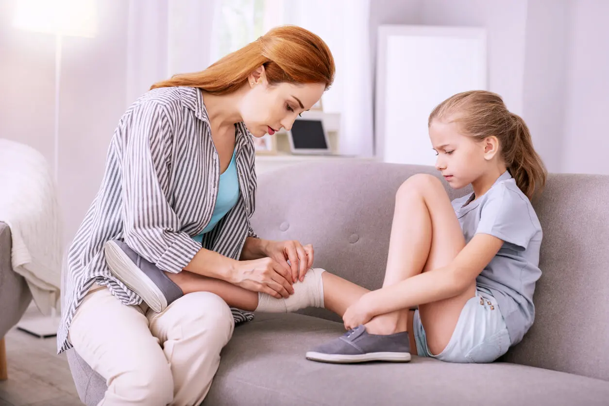 Vínculo mãe-filha que constrói confiança.