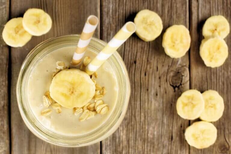 4 batidos con leche de avena para calmar el hambre