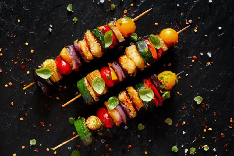 2 maneras de preparar brochetas con vegetales