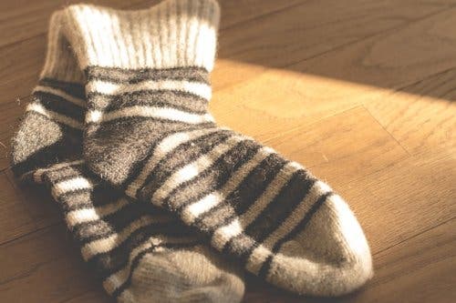 El uso de calcetines puede ayudar a alcanzar el orgasmo.