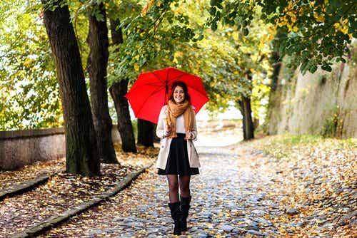 Chica con un paraguas