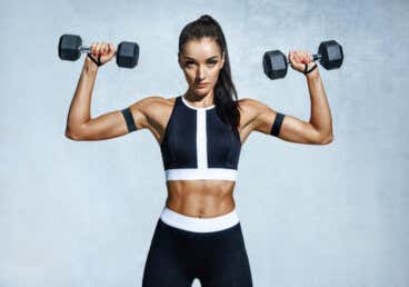 Los mejores ejercicios para hacer crecer los músculos de los hombros