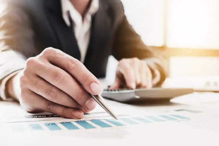 La importancia de gastar menos de lo que ganas