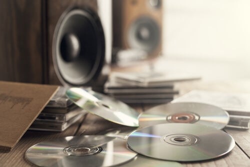 Aprende a hacer estas sencillas manualidades para guardar tus discos