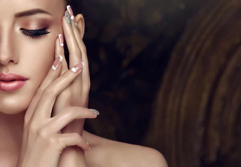 7 tips para embellecer tus uñas sin gastar en manicura