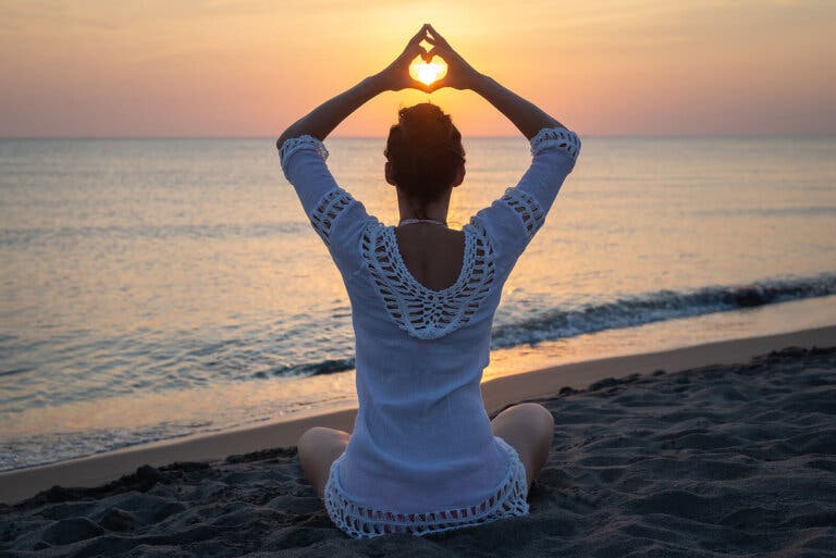 ¿Sabías que cuando practicas yoga quemas calorías?