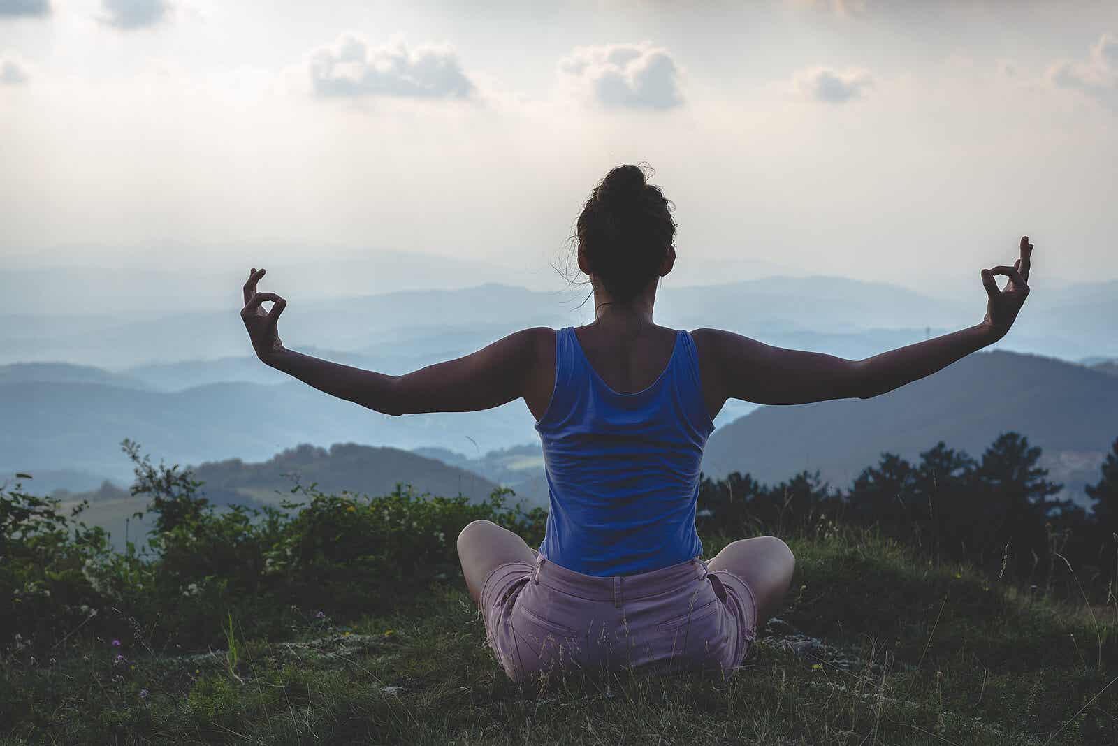 7 posturas de yoga para la felicidad