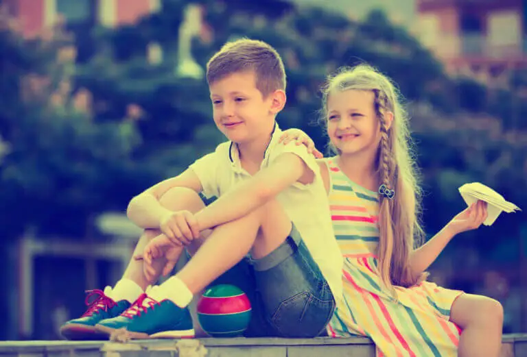 Noviazgos entre los niños: cómo actuar en estas situaciones