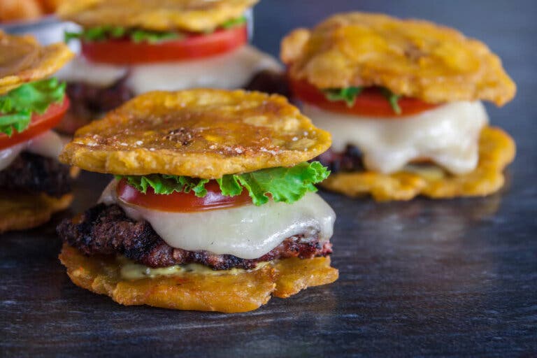 Conoce cómo preparar deliciosos patacones