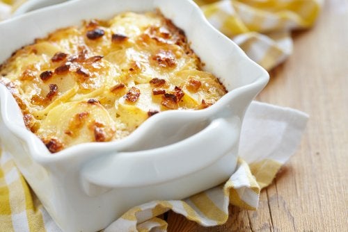 Delicioso gratín de papas con queso