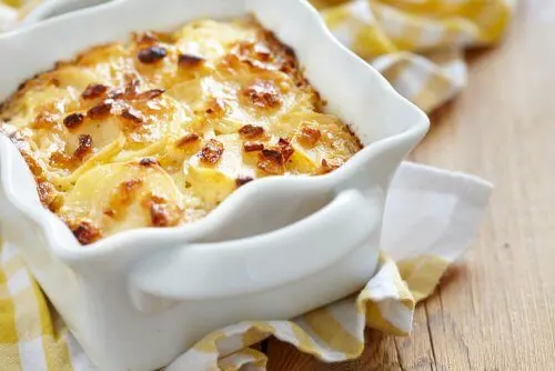 Delicioso gratín de papas con queso