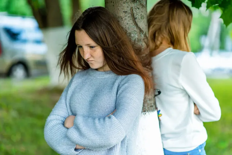 ¿Perder una amistad verdadera duele como romper con la pareja?