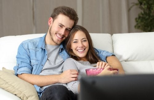 7 series de Netflix para verlas junto con tu pareja
