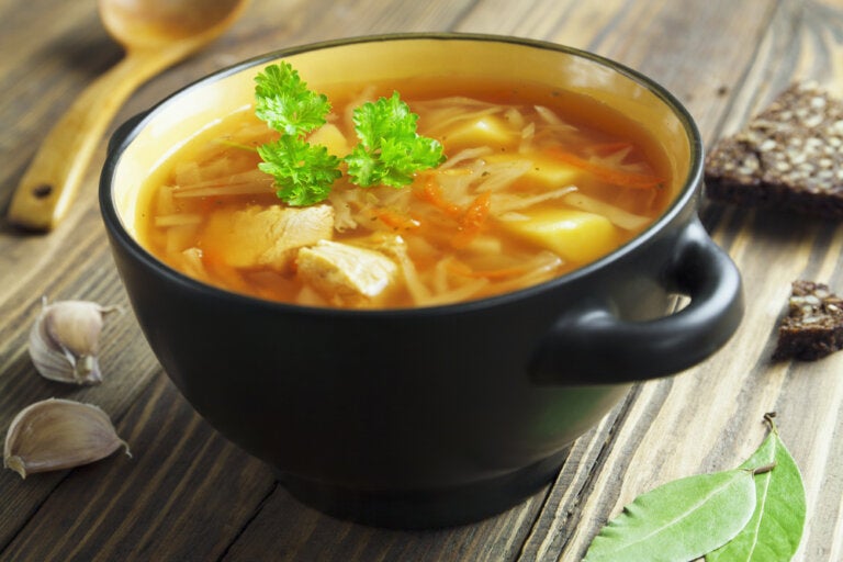 Descubre esta sopa de col perfecta para la dieta