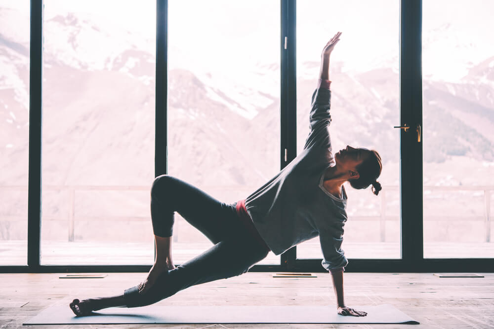 ¿Cómo puede ayudar el yoga a mejorar la salud articular?