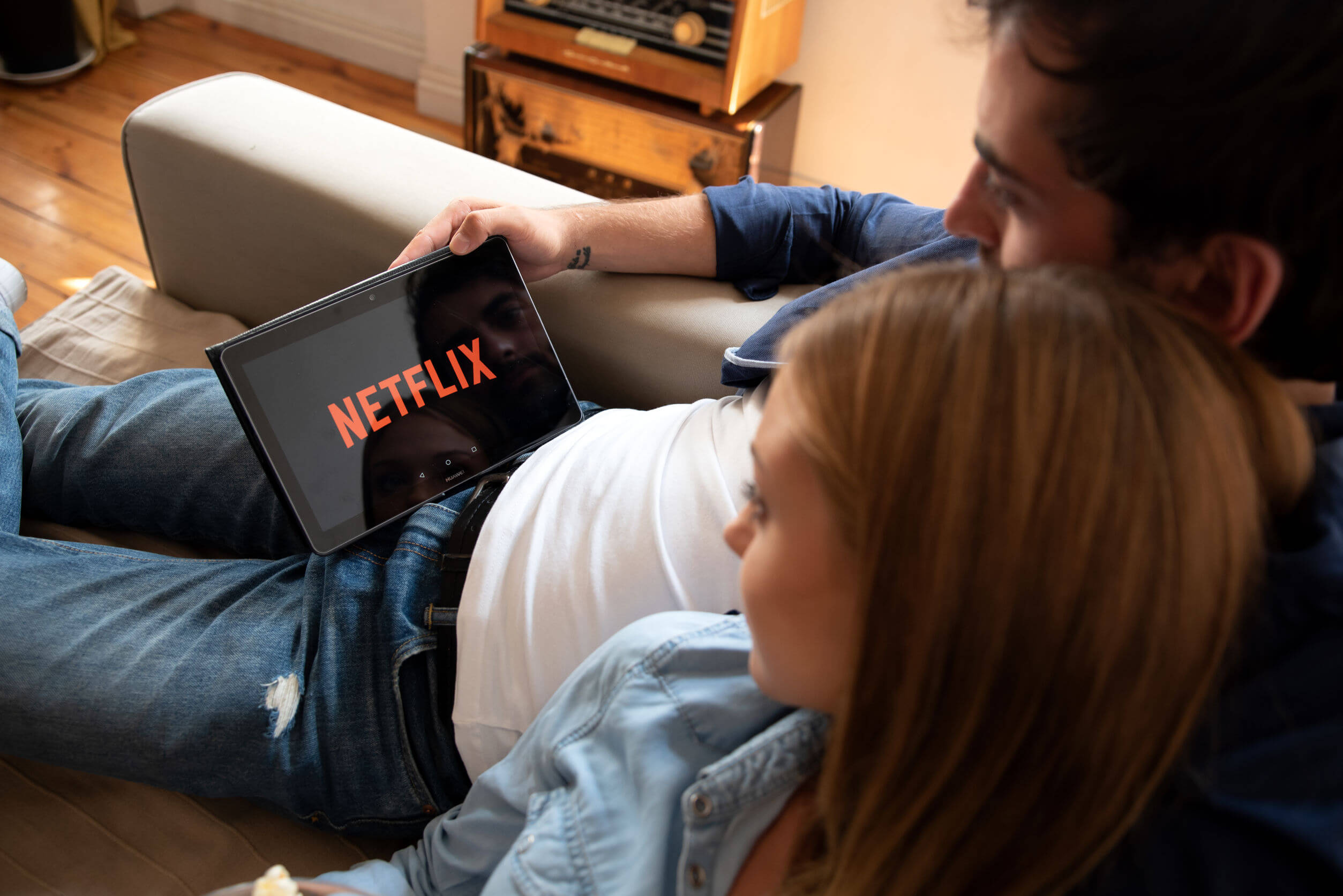 7 series de Netflix para verlas junto con tu pareja - Mejor con Salud