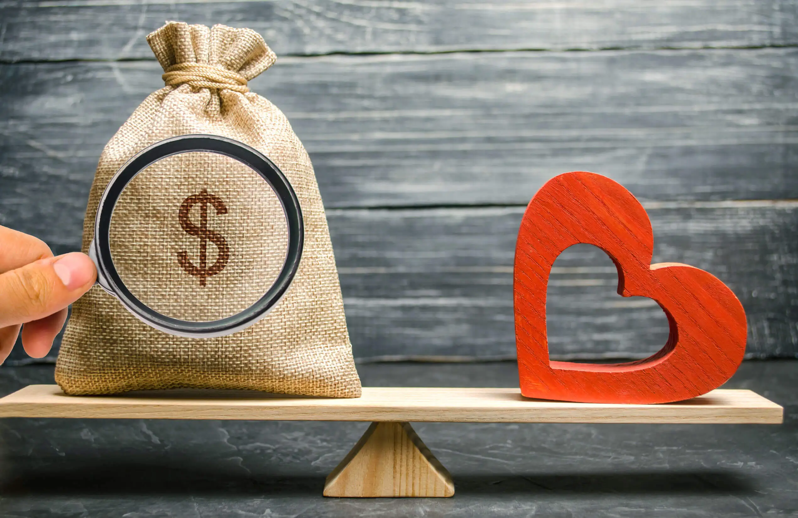Las parejas que discuten mucho pueden hacerlo por dinero.