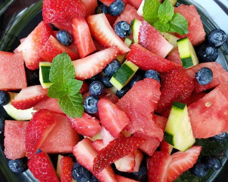 9 alimentos ricos en agua para combatir la deshidratación