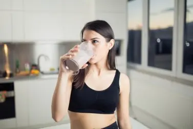 5 batidos proteicos que deberías incluir en tu dieta