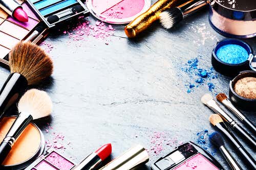 11 trucos caseros para arreglar tu maquillaje estropeado