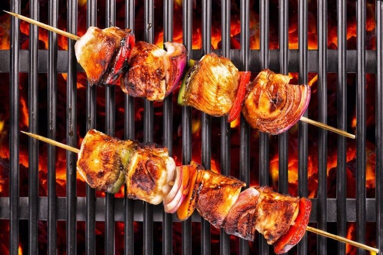 3 maneras de preparar brochetas de pavo saludables