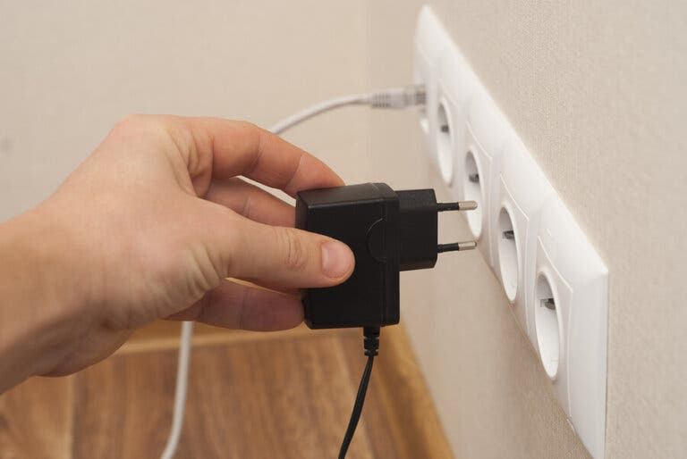 10 maneras en que se desperdicia energía eléctrica