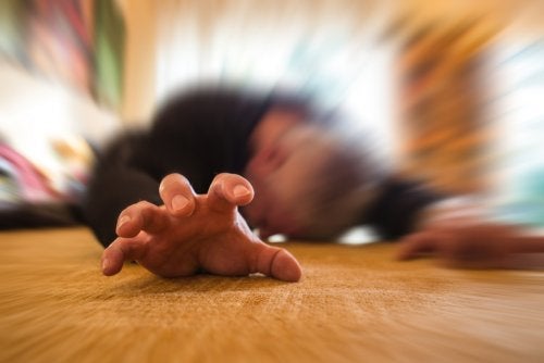 ¿Cuál es el riesgo de suicidio en pacientes con epilepsia?