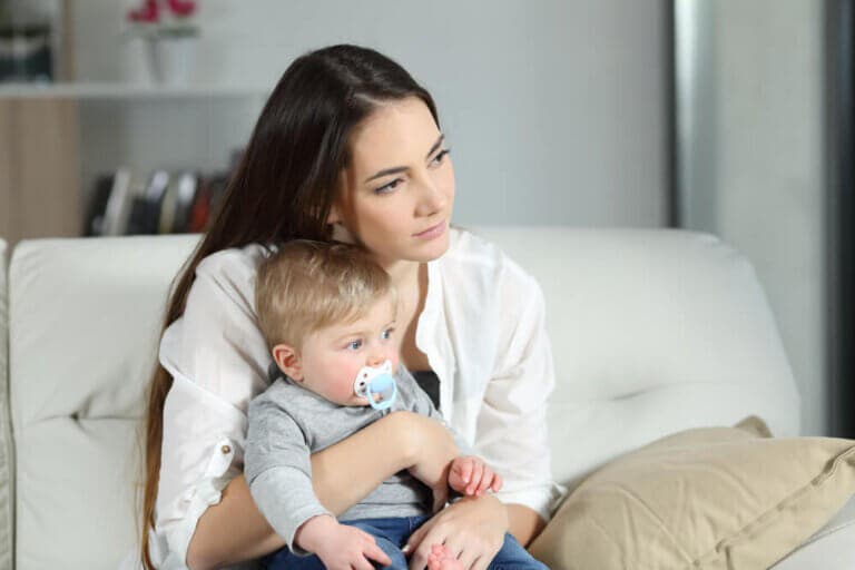 Todo lo que debes saber de la depresión postadopción