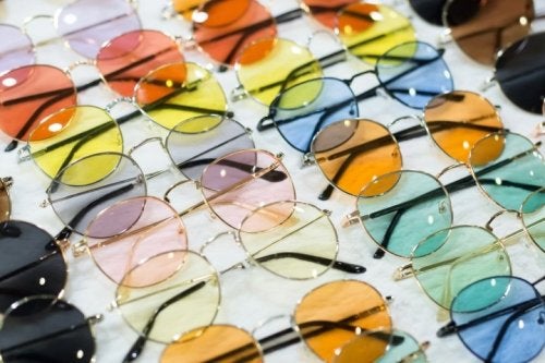 Gafas de sol en exposición.