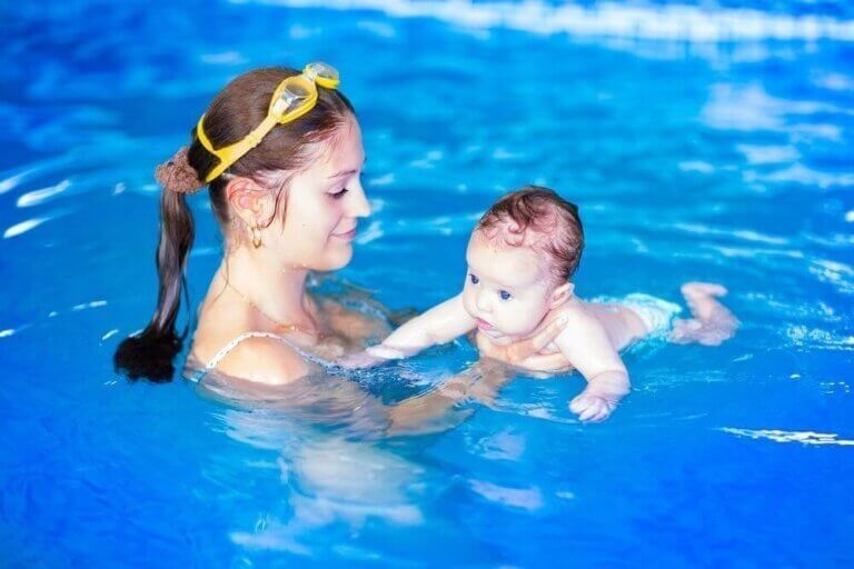 La hidroterapia para bebés: ayuda en su desarrollo