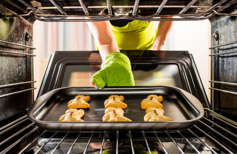 3 recetas de postres que puedes hacer en el horno