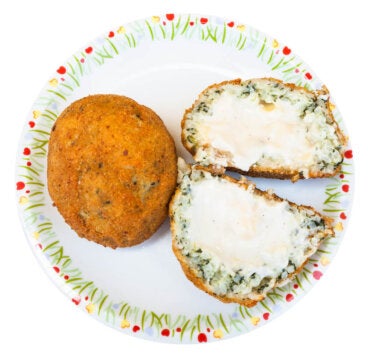 Prepara unos huevos con bechamel y sorprende a tu familia