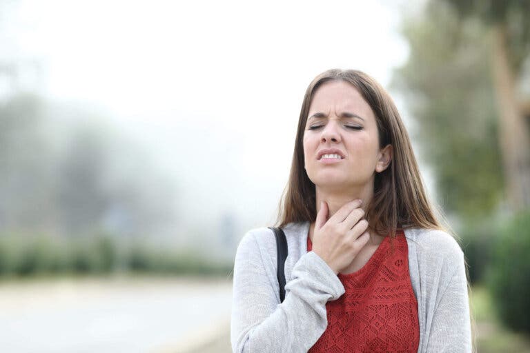 Combate los síntomas de la esofagitis con 5 soluciones naturales