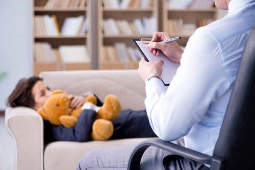 Niño en psicoterapia: trastorno de relación social desinhibida