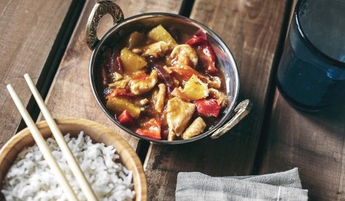 Delicioso pollo agridulce al estilo chino