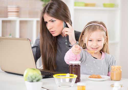 Trabajar y ser mamá: el arte de hacer dos cosas a la vez