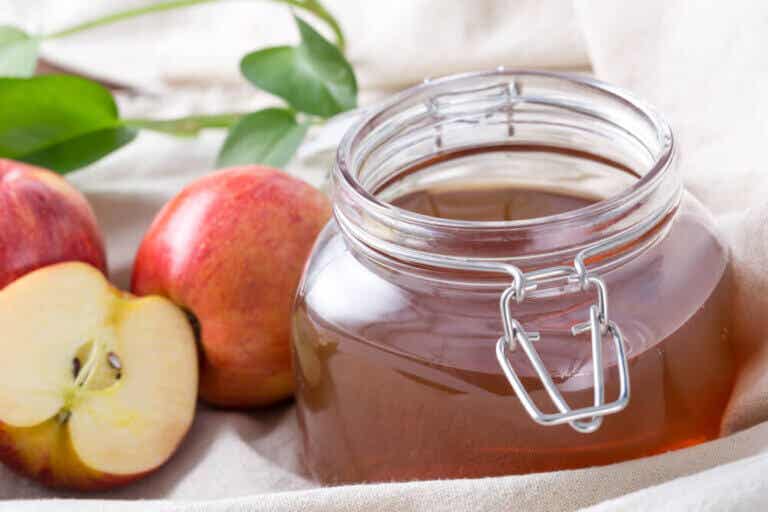 Cómo aliviar la infección sinusal con vinagre de sidra de manzana