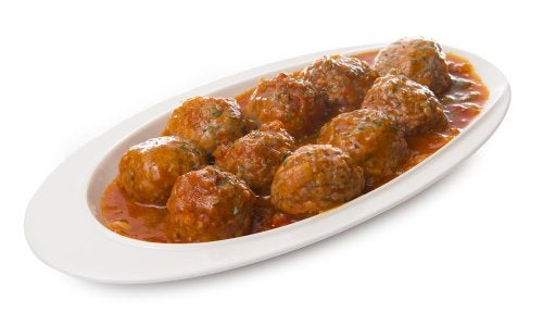 Deliciosas albóndigas en salsa española, receta casera