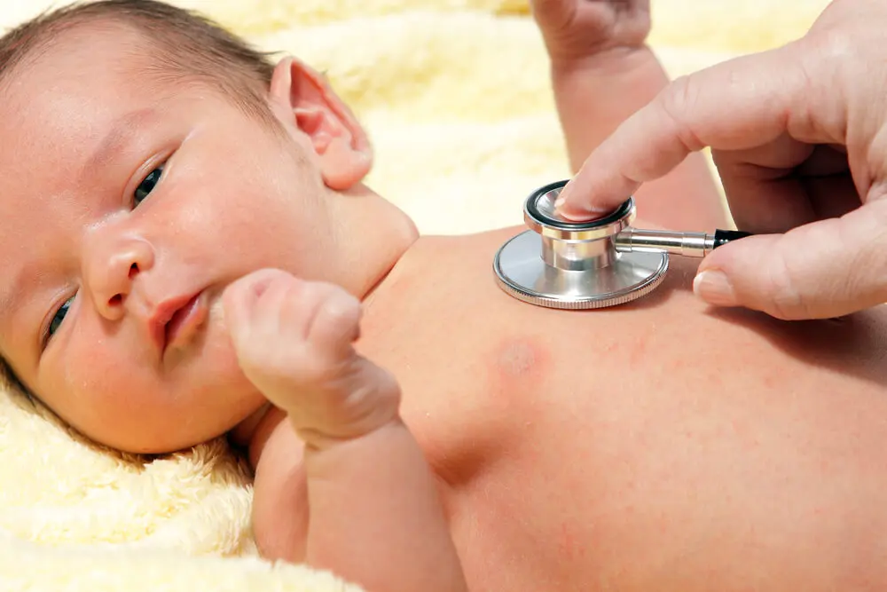 APGAR-Test - Baby wird untersucht