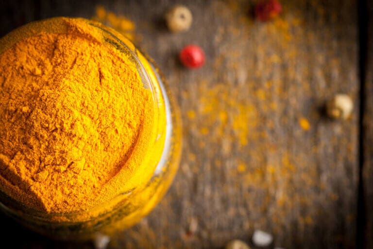 ¿Para qué sirve la cúrcuma? ¿Cómo usarla?