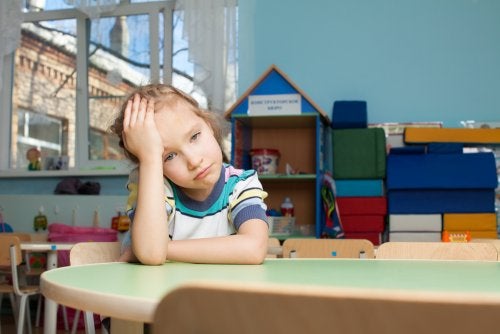 Los niños pueden sentir estrés cuando sus horarios escolares y rutinas diarias son muy extensas y abarrotadas
