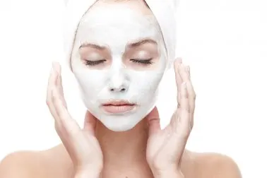 Cómo preparar un exfoliante con aspirinas y miel de abejas