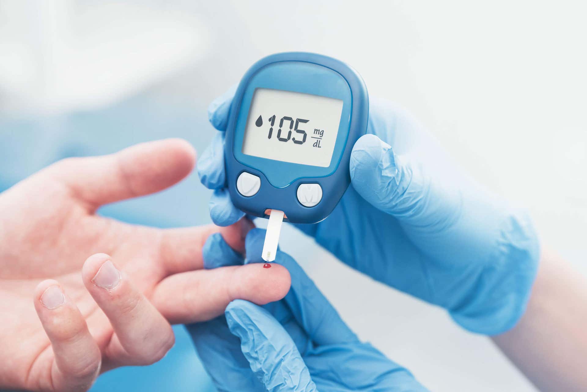 Control de la glucemia en la diabetes para evitar la gastroparesia diabética.