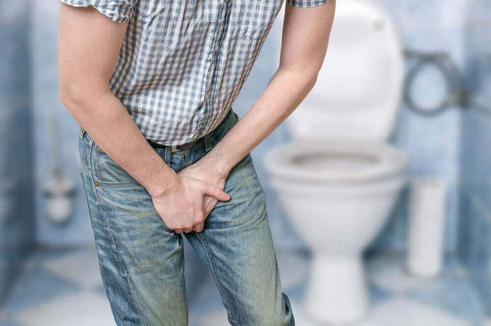 Les hommes peuvent également souffrir d'incontinence urinaire.