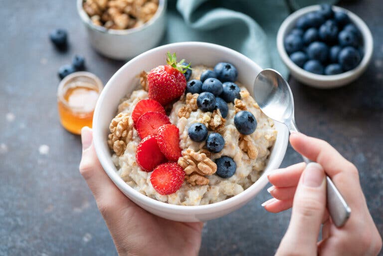 Gachas de avena: receta para un desayuno sano y delicioso